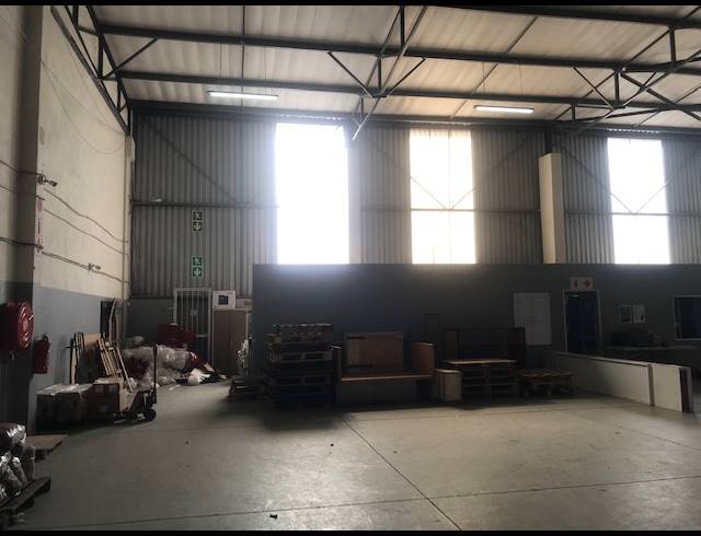 1,008M² WAREHOUSE TO LET IN RIVERHORSE VALLEY